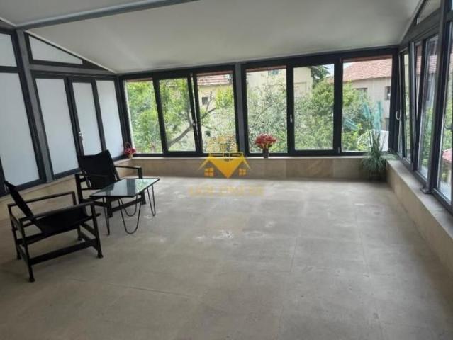 Casa individuala 5 camere zona centrala, 210 mp si garaj propriu!