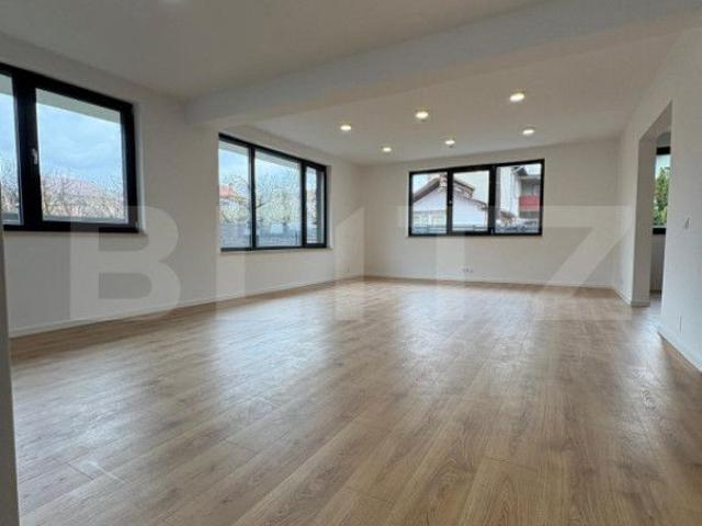 Casa individuala, 6 camere, 220 mp, zona Iulius Mall