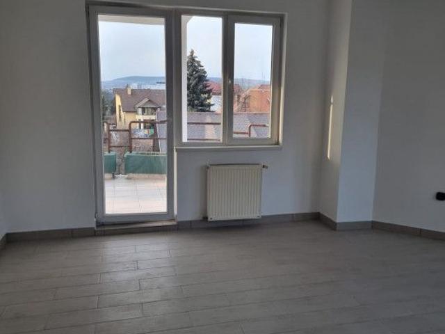 Casa individuala, 748 mp utili, 14 incaperi, ideal birouri