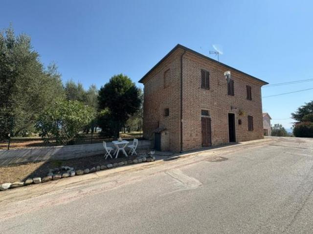 Casa indipendente 100 mq in Vendita a Castiglione del Lago
