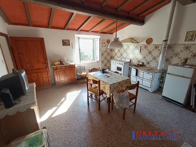 Casa indipendente vista mare a Castellina Marittima
