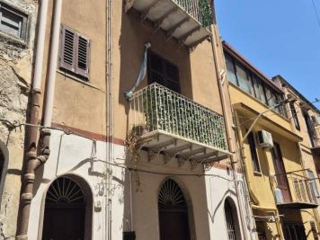 Casa indipendente arredata zona alta centrale