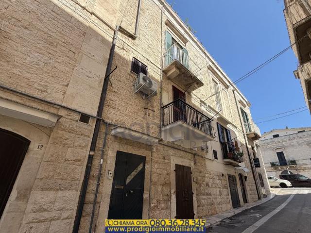 Casa indipendente arredata e ristrutturata in locazione a Ruvo