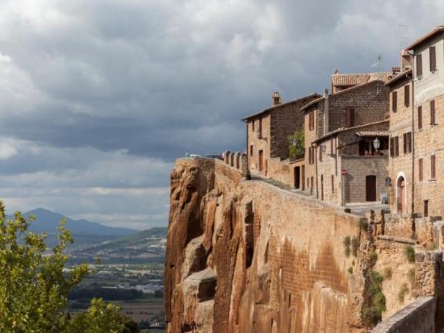Casa indipendente con cava etrusca e vista panoramica nel centro storico di Orvieto