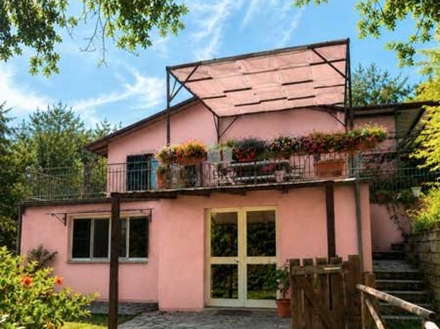 Casa indipendente con ampio terreno tra Umbria e Toscana, a. 90m² San Feliciano