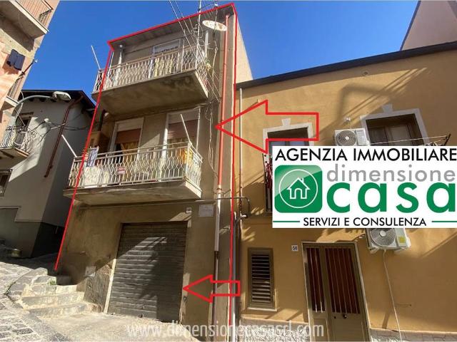 Casa indipendente con box a San Cataldo
