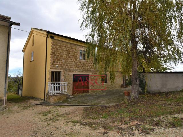 Casa cielo terra in vendita a Gualdo, Morrone
