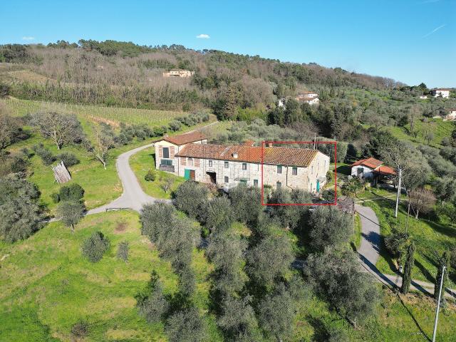 Casa indipendente con box in traversa v via della pieve santo stefano, Lucca