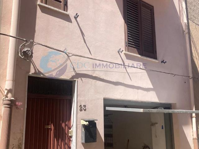 Casa indipendente con box in via napoli 23, Lercara Friddi