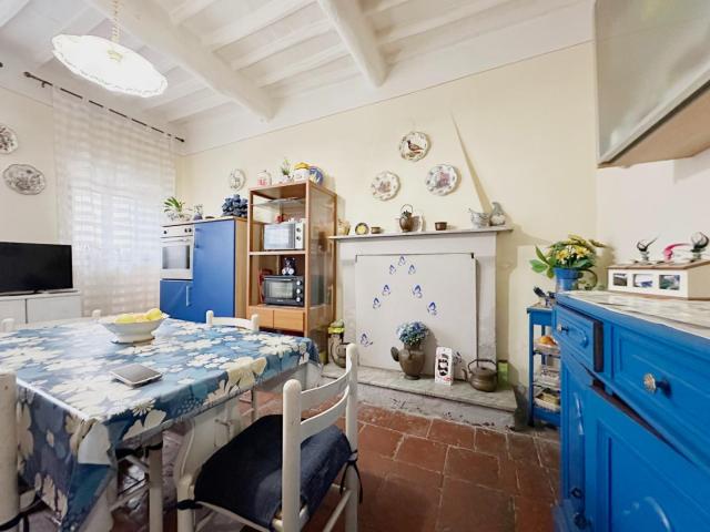 Casa indipendente con giardino, Capannori colle di compito