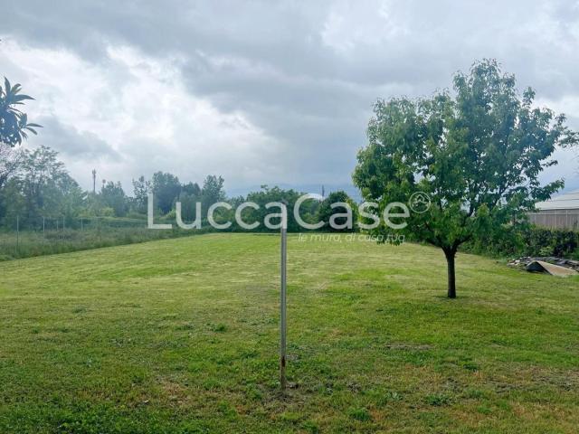 Casa indipendente con giardino, Capannori tassignano