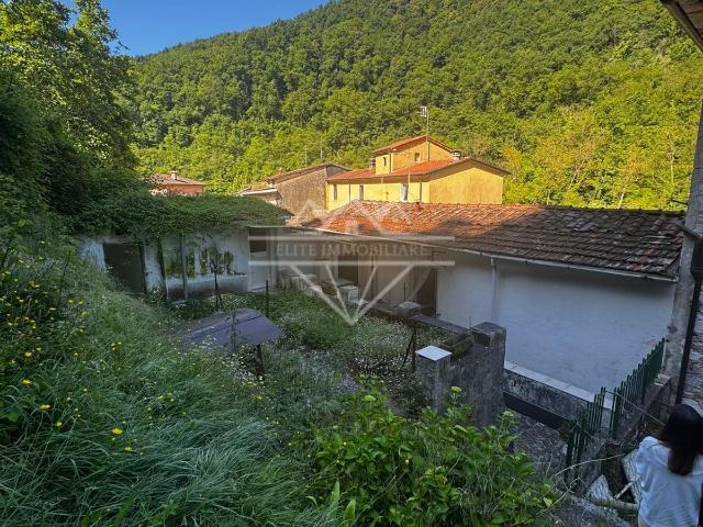 Casa indipendente con giardino, Carrara torano