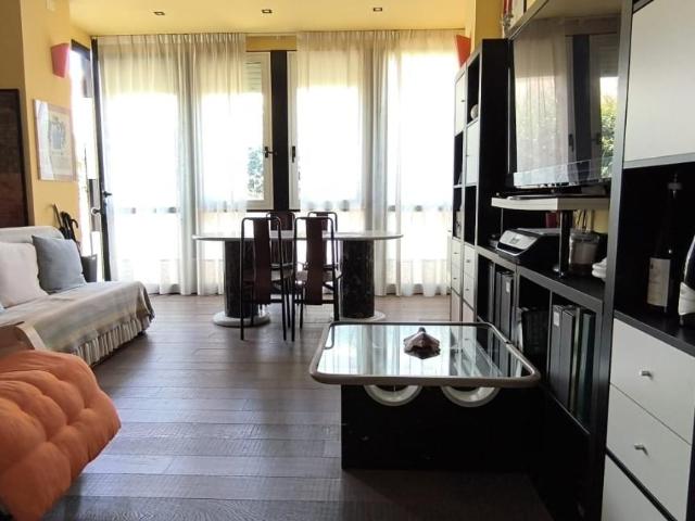 Casa indipendente con giardino, Carrara marina di