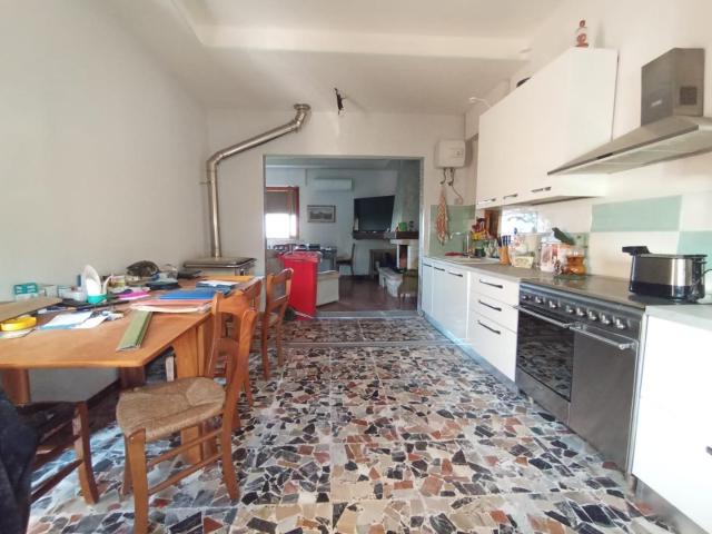 Casa indipendente con giardino, Cascina santo stefano a macerata