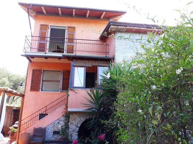 Casa indipendente con giardino, Castelnuovo Magra molicciara