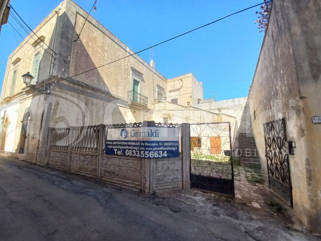 Casa indipendente con giardino a Ugento