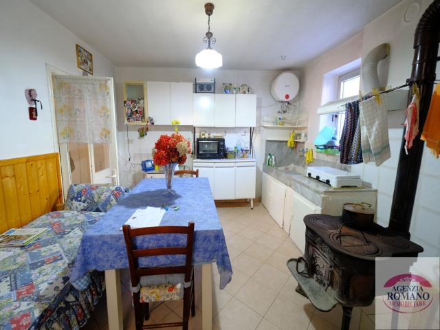 Casa indipendente con giardino a Urbe