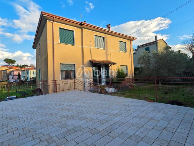 Casa indipendente con giardino a Arcola