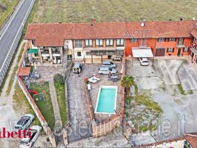 Casa indipendente con giardino a Bra
