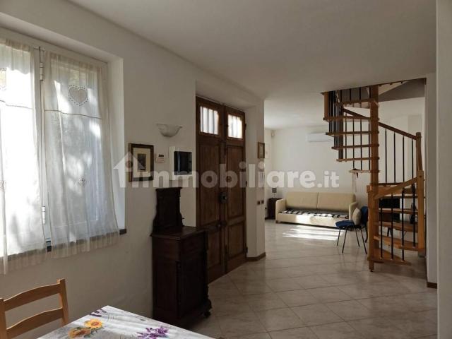 Casa indipendente con giardino a Cascina