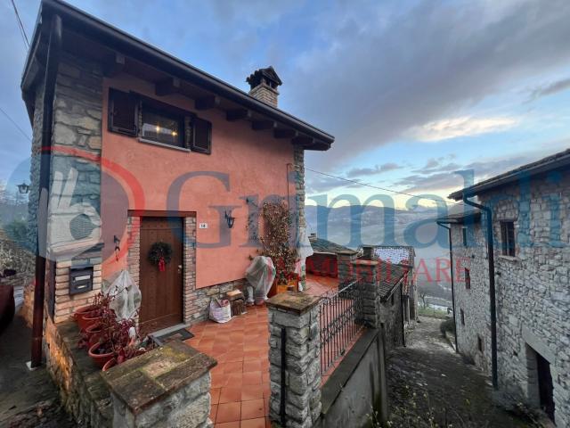 Casa indipendente con giardino a Colli Verdi