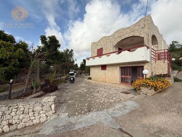 Casa indipendente con giardino a Corsano
