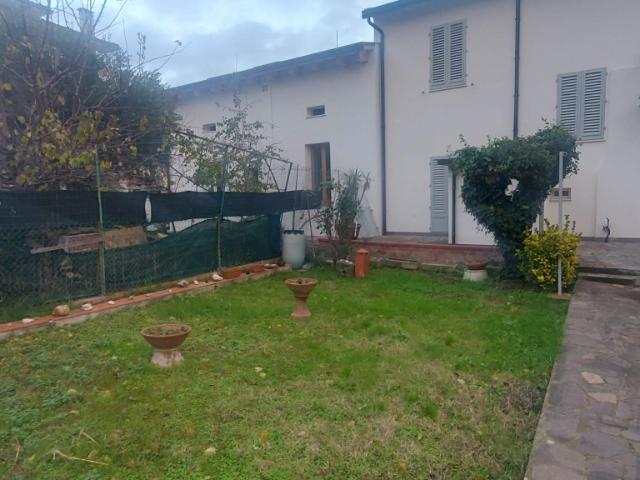 Casa indipendente con giardino a Empoli