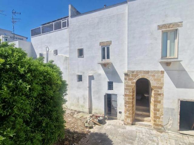 Casa indipendente con giardino a Mesagne