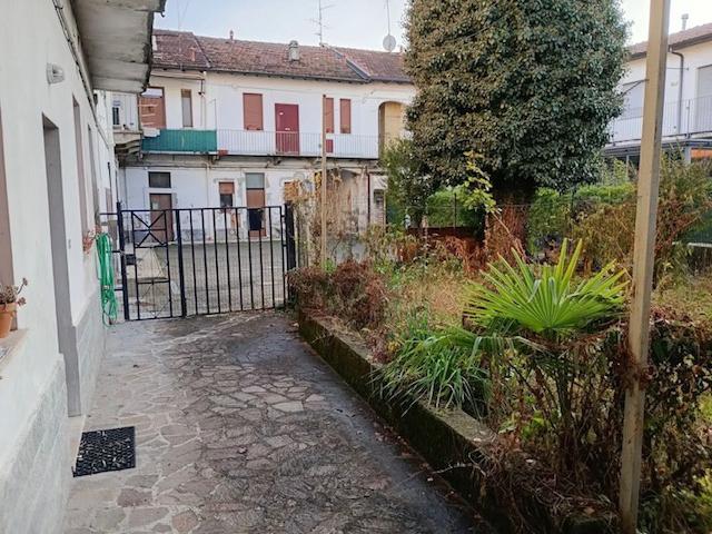 Casa indipendente con giardino a Monza