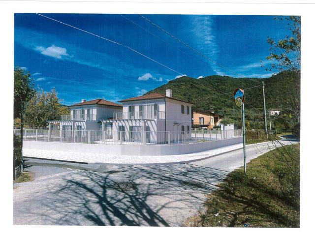 Casa indipendente con giardino a Ortonovo