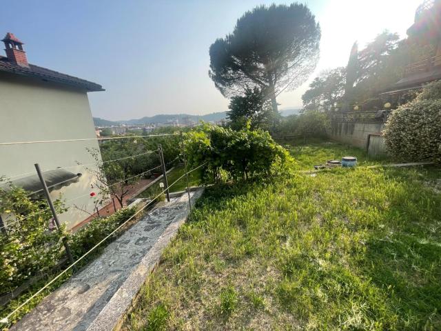 Casa indipendente con giardino a Poggibonsi