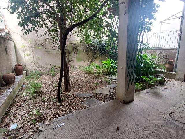 Casa indipendente con giardino a Prato