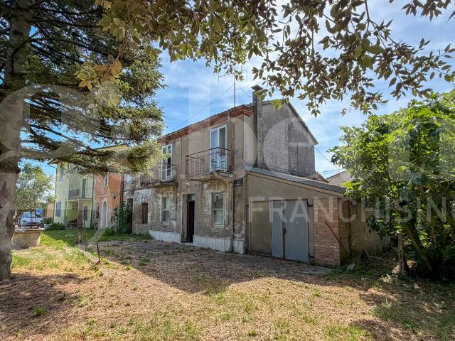 Casa indipendente con giardino a Ravenna