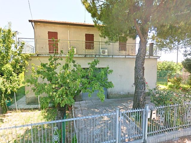 Casa indipendente con giardino a Rimini