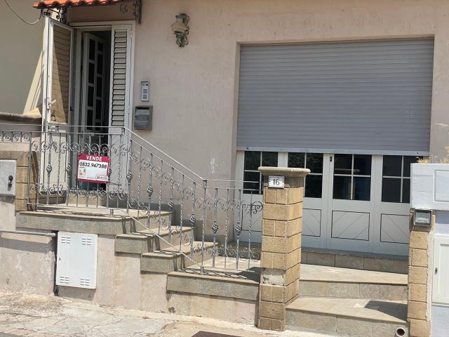 Casa indipendente con giardino a Spongano