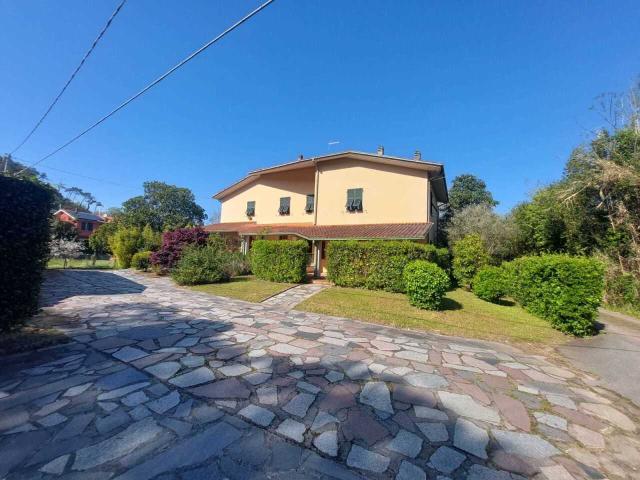 Casa indipendente con giardino, Ameglia bocca di magra