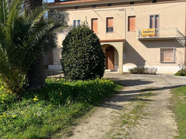 Casa indipendente con giardino in c.da san giacomo 39, Rocca San Giovanni