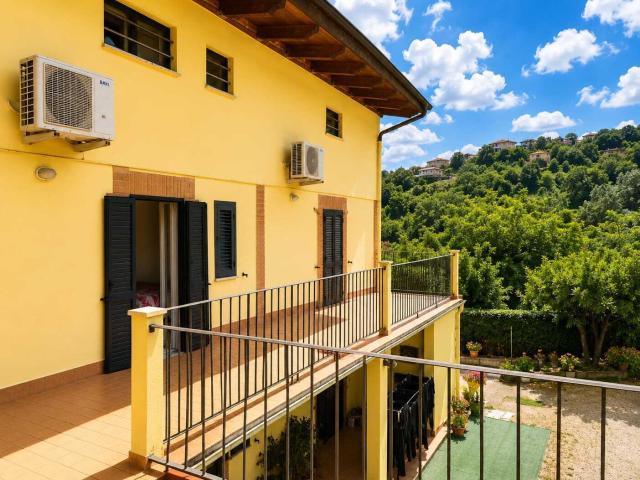 Casa indipendente con giardino in contrada santa maria dei mesi, Lanciano