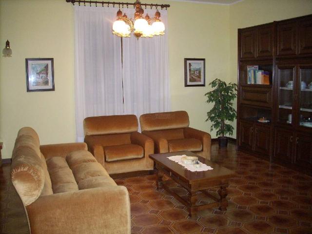 Casa indipendente con giardino in fraz. colombara, Colli Verdi
