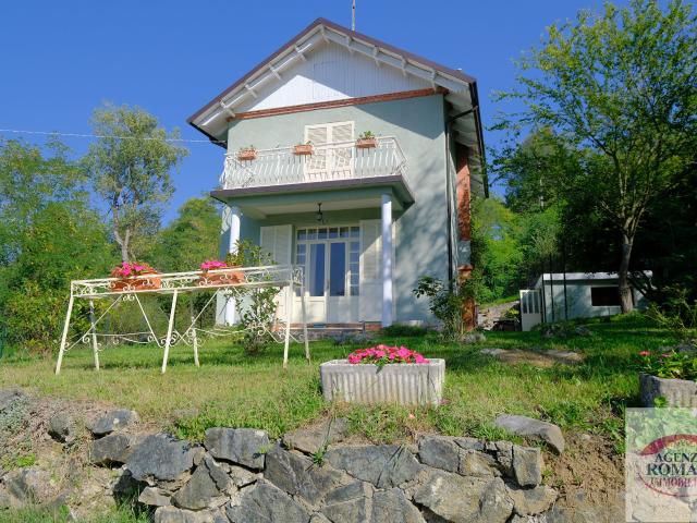 Casa indipendente con giardino in sp210 237, Ponzone