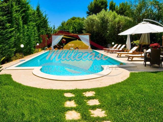 Casa indipendente con giardino in traversa sinerchia, Siracusa