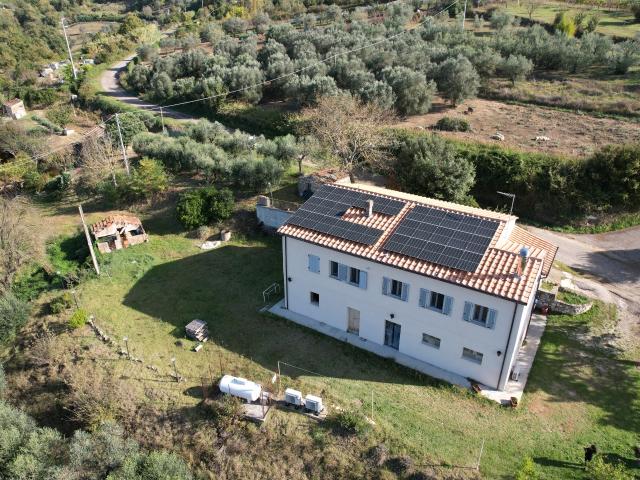 Casa indipendente con giardino in vocabolo colle 6, Alviano