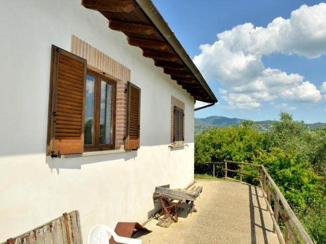 Casa indipendente con giardino in vocabolo copio, Baschi