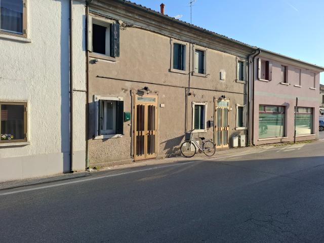 Casa indipendente con giardino in via massimo d'azeglio 4, Rovigo