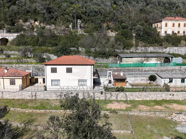 Casa indipendente con giardino in via nazionale 8, Airole