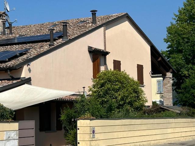 Casa indipendente con giardino in via augusto franzoj 6, Parma