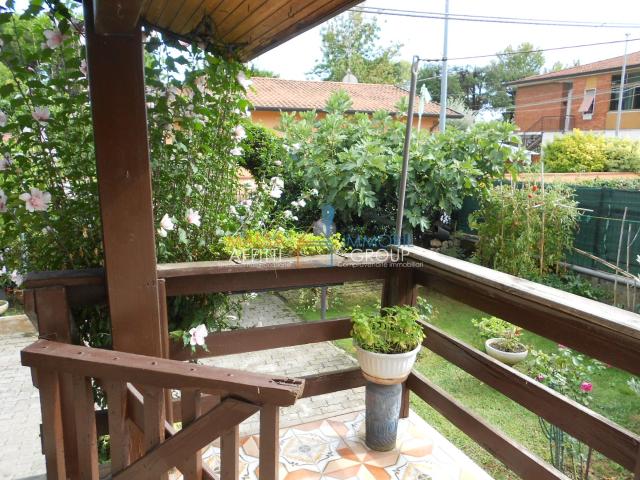 Casa indipendente con giardino in via alteta 112, Massa
