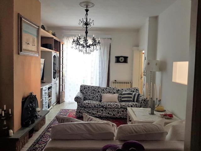Casa indipendente con giardino in via baccanella 9, Castelnuovo Magra