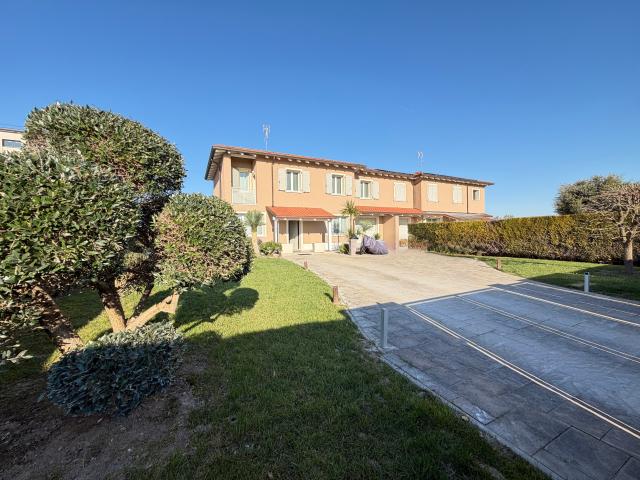 Casa indipendente con giardino in via capannaguzzo 3721, Cesena