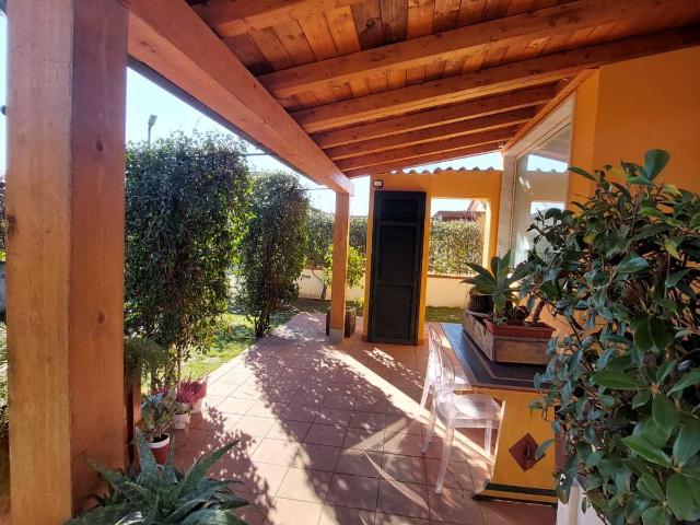Casa indipendente con giardino in via delle colline 12, Castelnuovo Magra